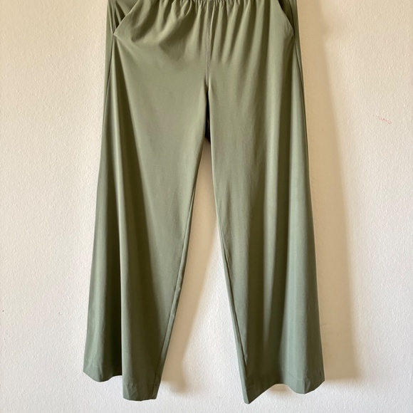 Vuori Villa Wideleg Pants - Women's In green Size small - Picture 4 of 13